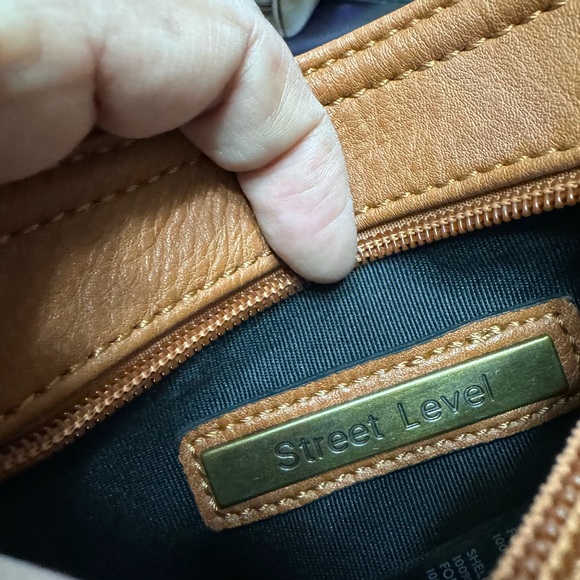 Street level - Picture 3 of 4